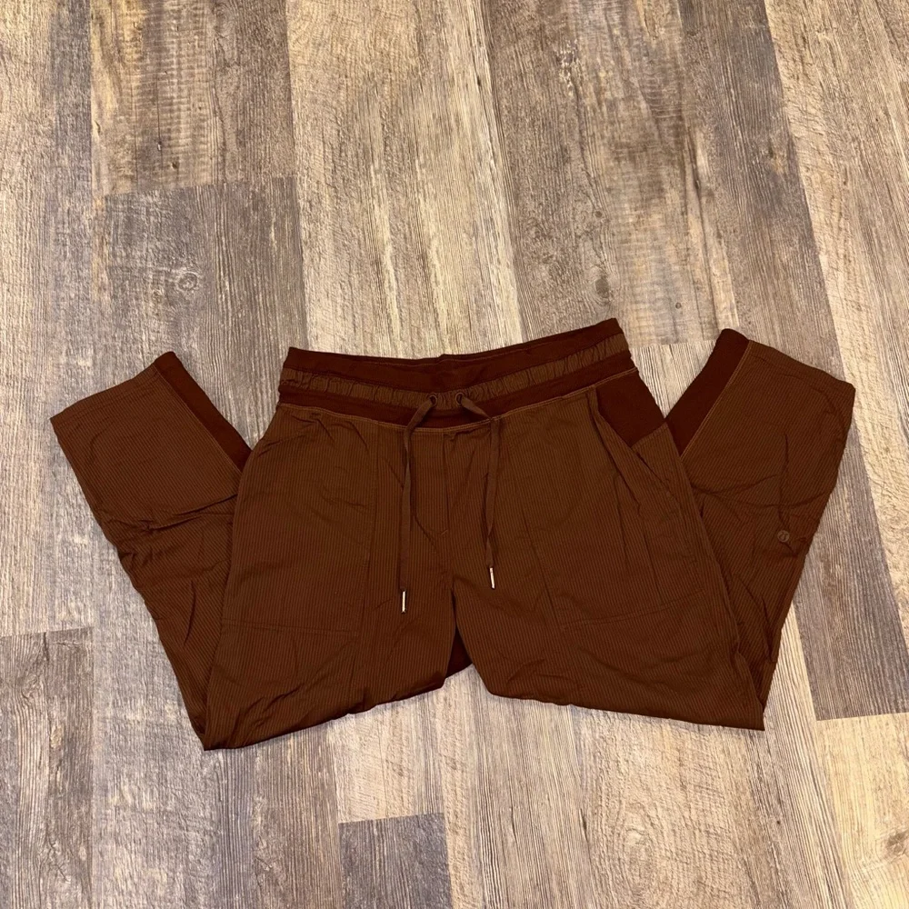 Lululemon Dance Studio Mid-Rise Cropped Pant